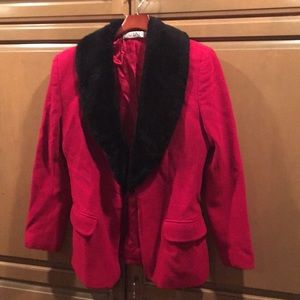 TAHARI RED JACKET FUR COLLAR